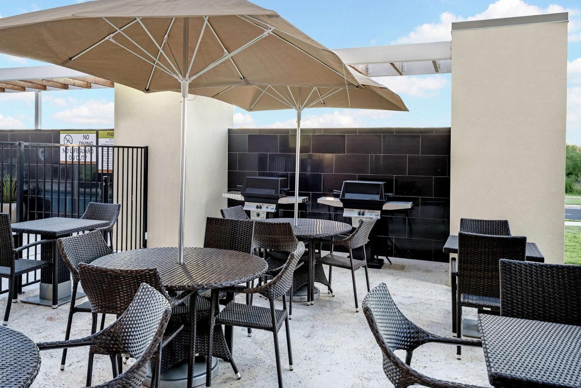 Home2 Suites By Hilton Austin Airport Buitenkant foto